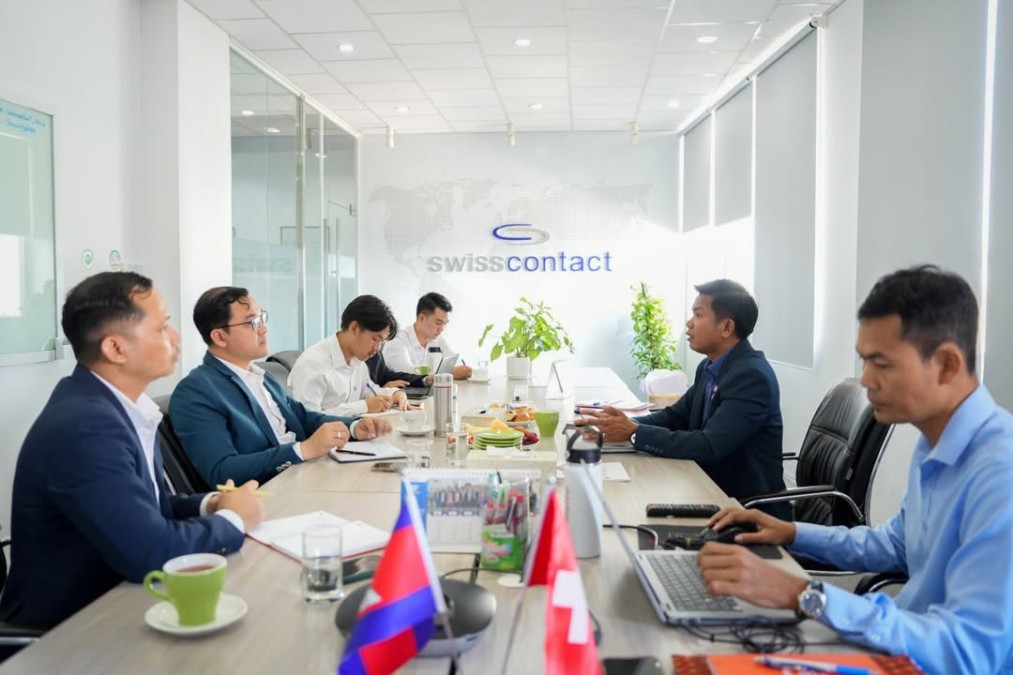 កិច្ចប្រជុំបច្ចេកទេសរវាងក្រសួងទេសចរណ៍ និងអង្គការស្វីសខន់ថាក់ ដើម្បីពិនិត្យមើលផែនការសកម្មភាពរៀបចំកម្មវិធីបដិសណ្ឋារកិច្ចកម្ពុជាបៃតង (Green HoKa)!