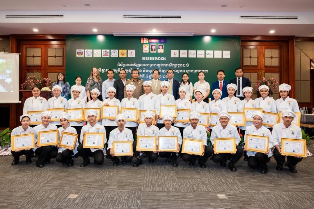 ក្រសួងទេសចរណ៍ ទទួលស្គាល់អ្នកជំនាញទេសចរណ៍ថ្មី ចំនួន ៧៨រូប តាមរយៈកម្មវិធីបណ្តុះបណ្តាល ហូកា (Hoka)!