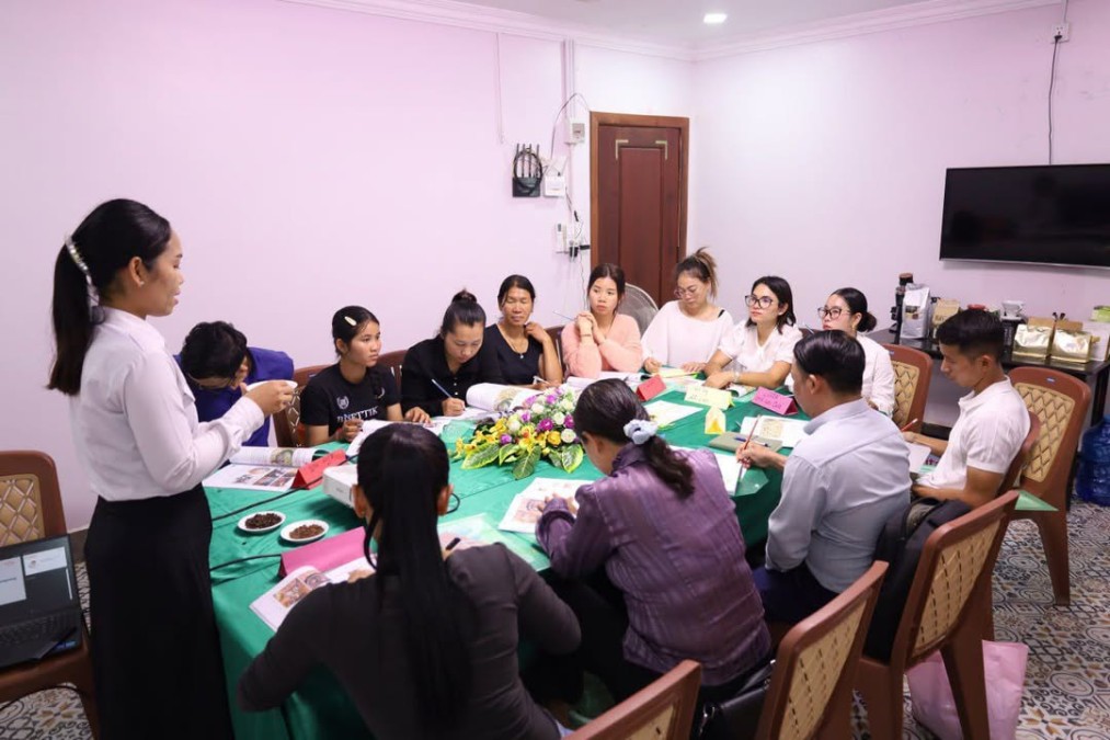 The Banteay Meanchey Provincial Department of Tourism, funded by Swisscontact, has successfully concluded the Barista Training Course.