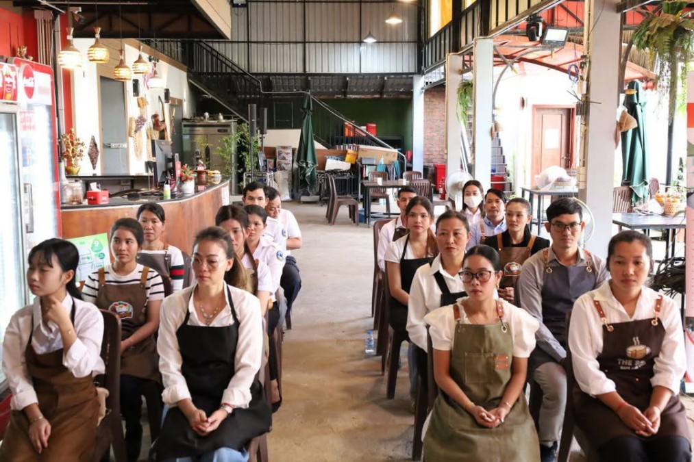 The Banteay Meanchey Provincial Department of Tourism, funded by Swisscontact, has successfully concluded the Barista Training Course.