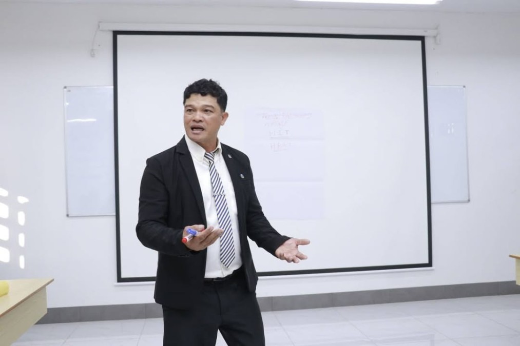 Ministry of Tourism Officials Monitor and Evaluate HoKa Hospitality Training for 100 Tourism Professionals in Preah Sihanouk Province