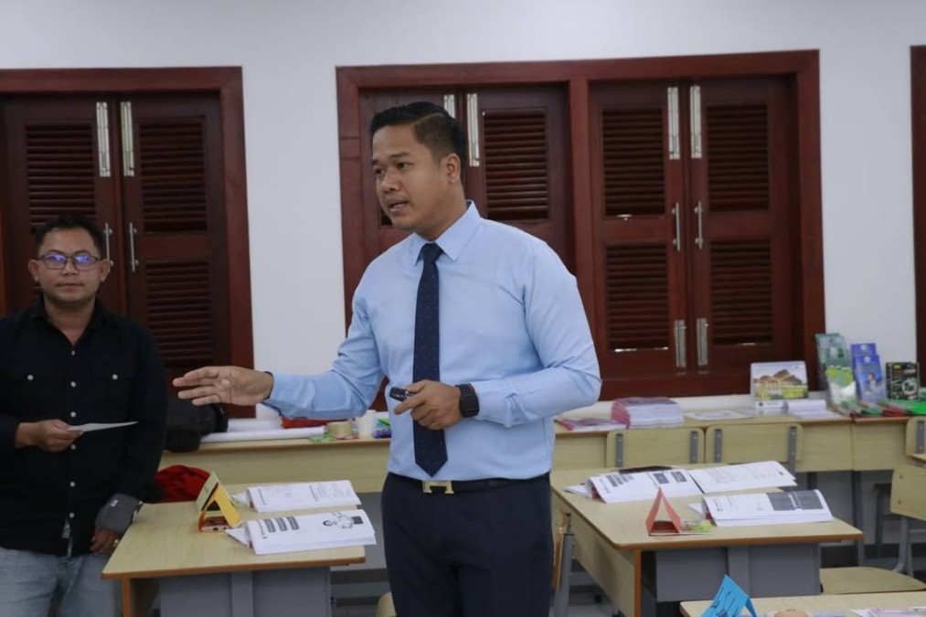 Ministry of Tourism Officials Monitor and Evaluate HoKa Hospitality Training for 100 Tourism Professionals in Preah Sihanouk Province