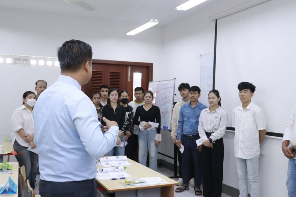Ministry of Tourism Officials Monitor and Evaluate HoKa Hospitality Training for 100 Tourism Professionals in Preah Sihanouk Province