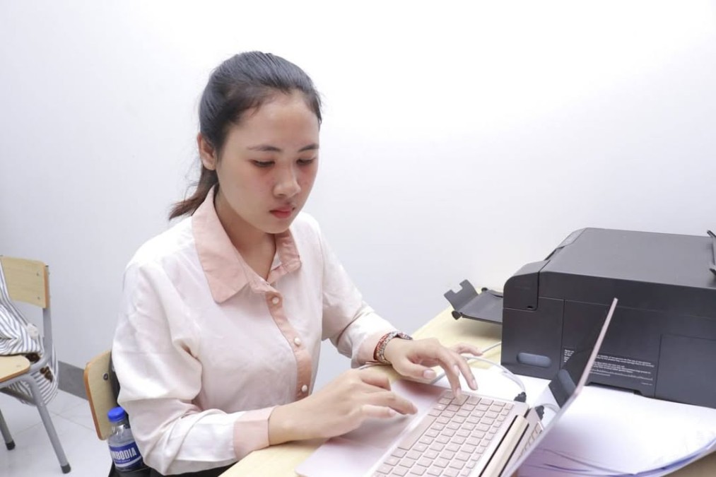 Ministry of Tourism Officials Monitor and Evaluate HoKa Hospitality Training for 100 Tourism Professionals in Preah Sihanouk Province