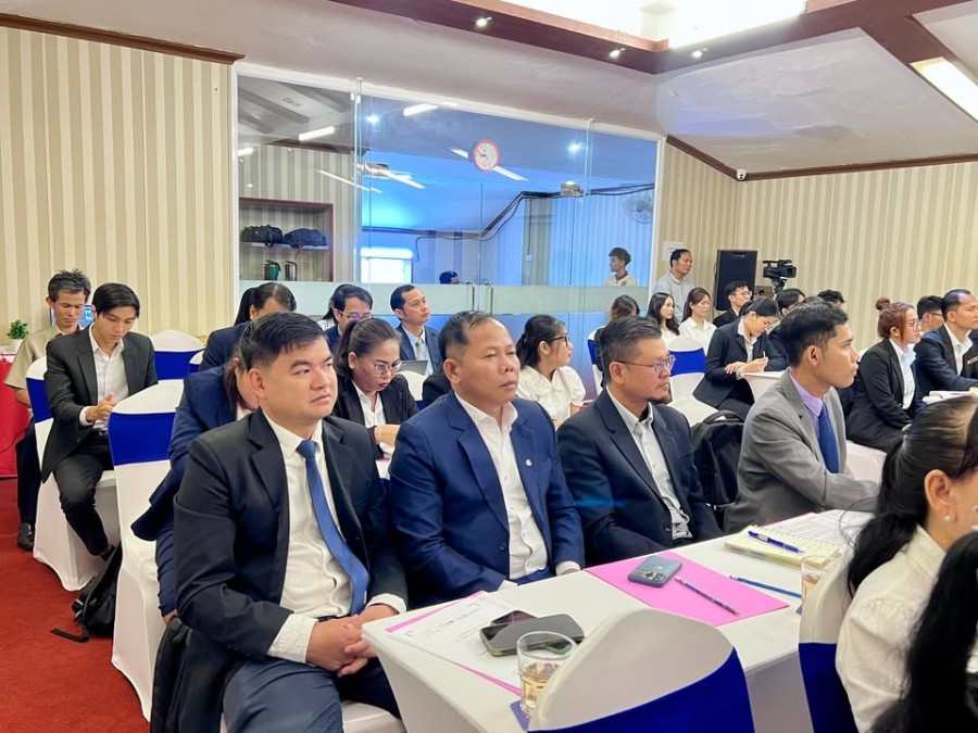 The Ministry of Tourism, in collaboration with the International Labour Organization (ILO), organized a training course on “National Trainers in Food and Beverage Services in accordance with the Cambodia National Qualifications Framework – Vocational Certificate Level 1 (C1).”