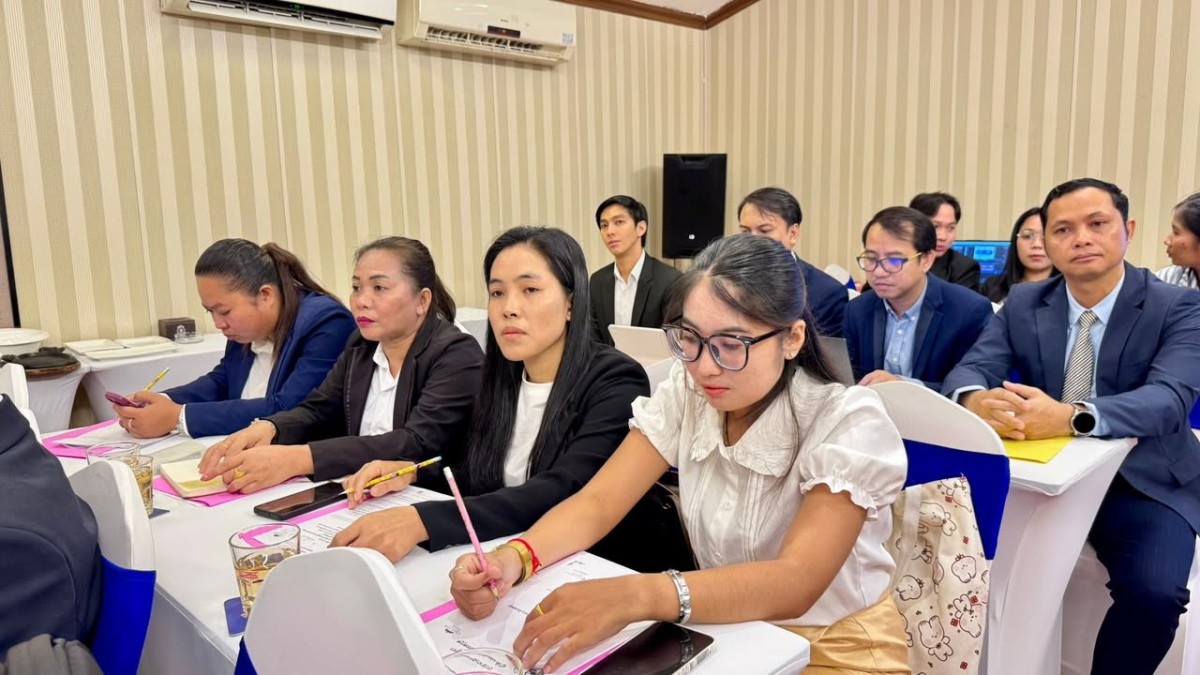 The Ministry of Tourism, in collaboration with the International Labour Organization (ILO), organized a training course on “National Trainers in Food and Beverage Services in accordance with the Cambodia National Qualifications Framework – Vocational Certificate Level 1 (C1).”