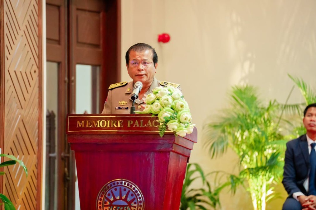 The Ministry of Tourism, in collaboration with the Siem Reap Provincial Tourism Club Association, the Skills Development Fund, and the private sector, has trained 200 newly qualified tourism professionals in Siem Reap Province.