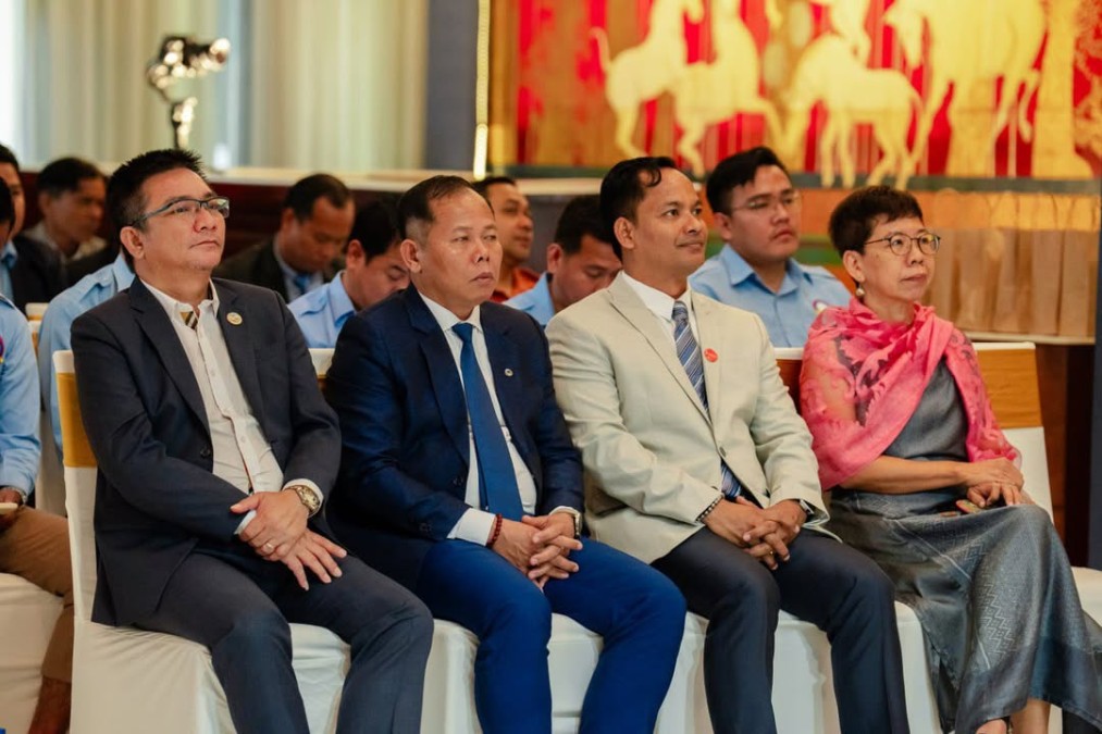 The Ministry of Tourism, in collaboration with the Siem Reap Provincial Tourism Club Association, the Skills Development Fund, and the private sector, has trained 200 newly qualified tourism professionals in Siem Reap Province.