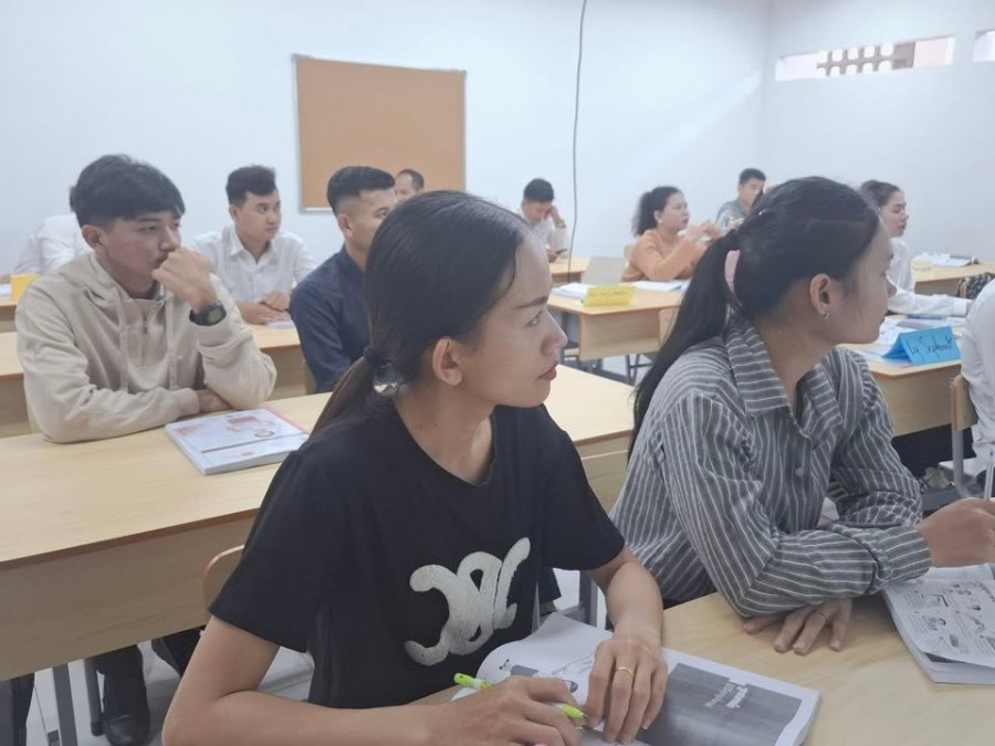 Training Activities for Front Office Skills under the HoKa Hospitality Training Program for 25 Tourism Professionals in Preah Sihanouk Province