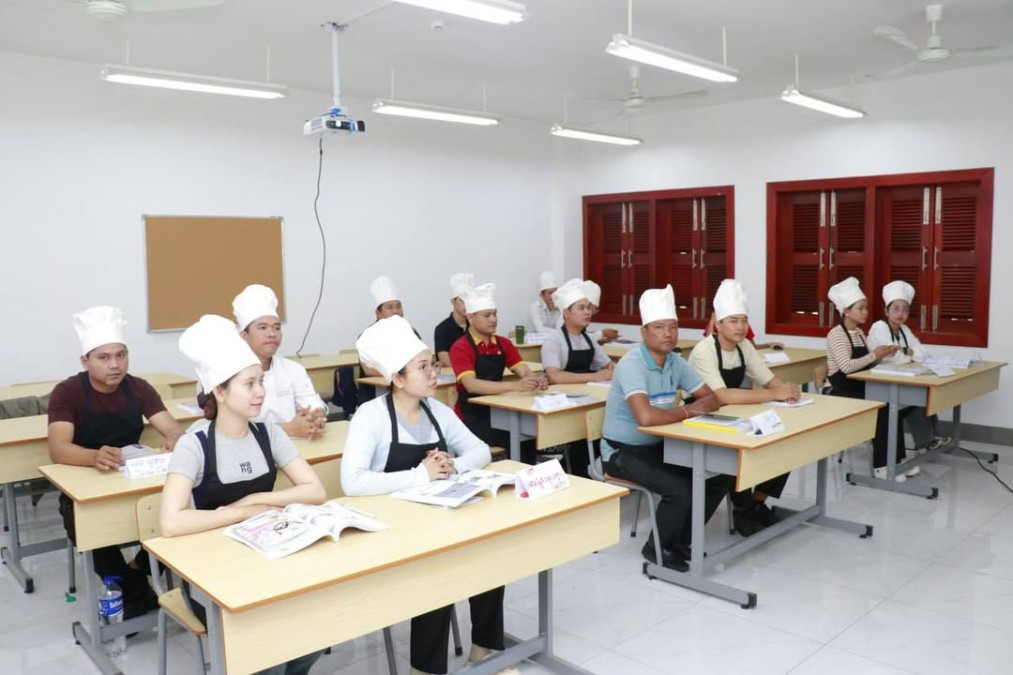 Cooking Training under the Hospitality Kampuchea (HoKa) Framework in Preah Sihanouk Province