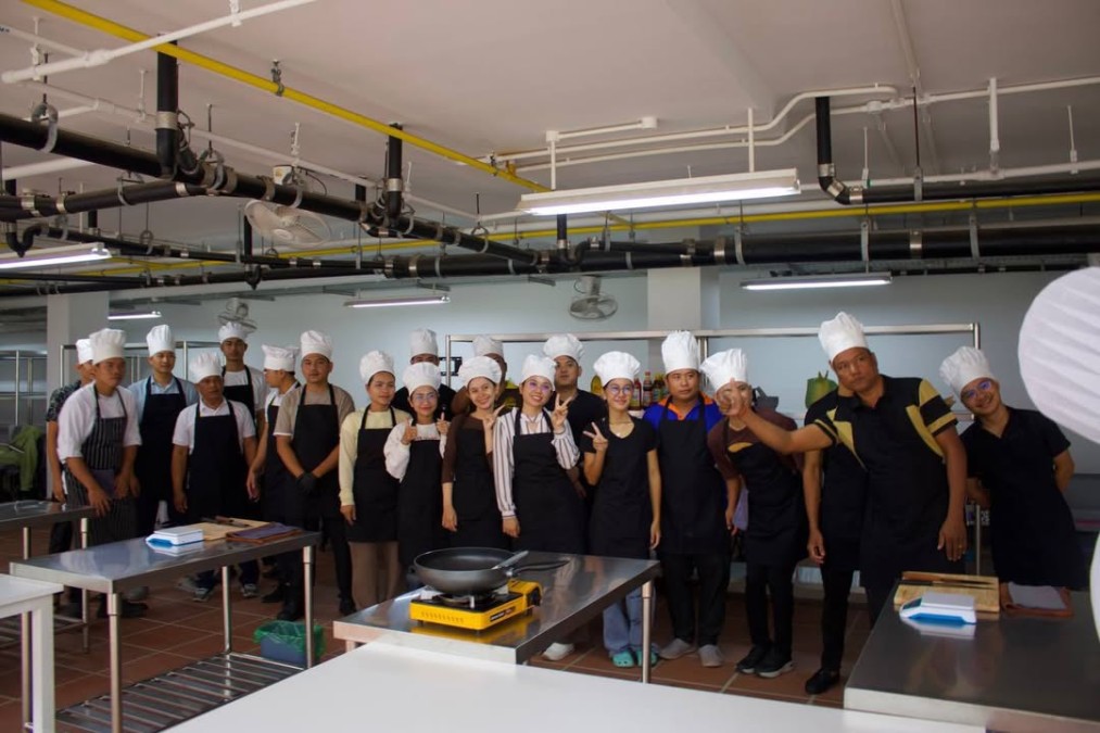 Cooking Training under the Hospitality Kampuchea (HoKa) Framework in Preah Sihanouk Province