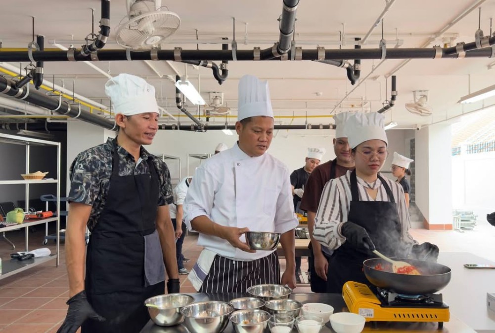 Cooking Training under the Hospitality Kampuchea (HoKa) Framework in Preah Sihanouk Province