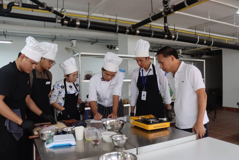 Cooking Training under the Hospitality Kampuchea (HoKa) Framework in Preah Sihanouk Province