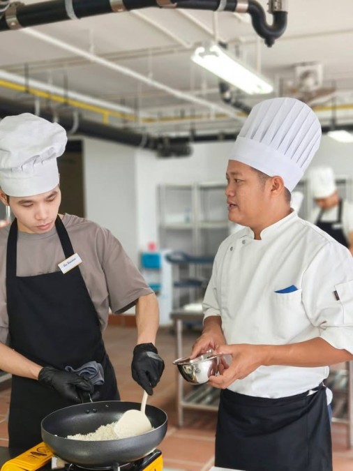 Cooking Training under the Hospitality Kampuchea (HoKa) Framework in Preah Sihanouk Province
